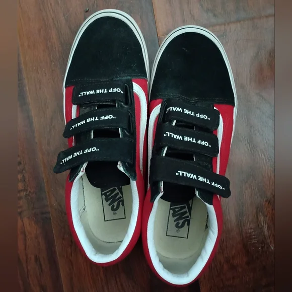 Vans Black and Red Sneakers "Off The Wall"_7 - Picture 1 of 4